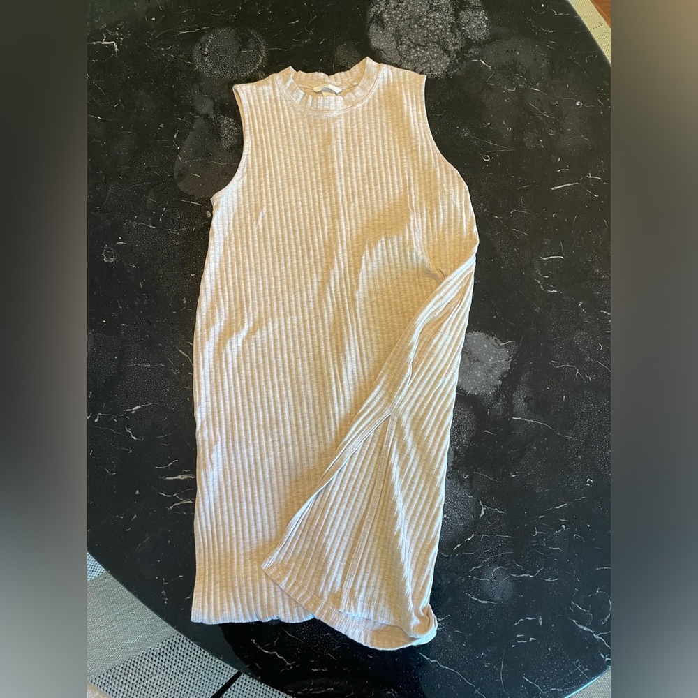 H&M split hem sleeveless maternity tunic